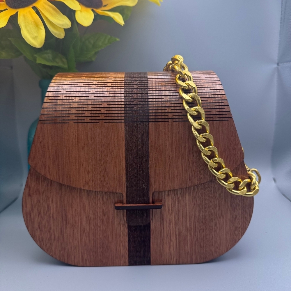 Wood Grain Saddle Crossbody Bag with Gold Chain